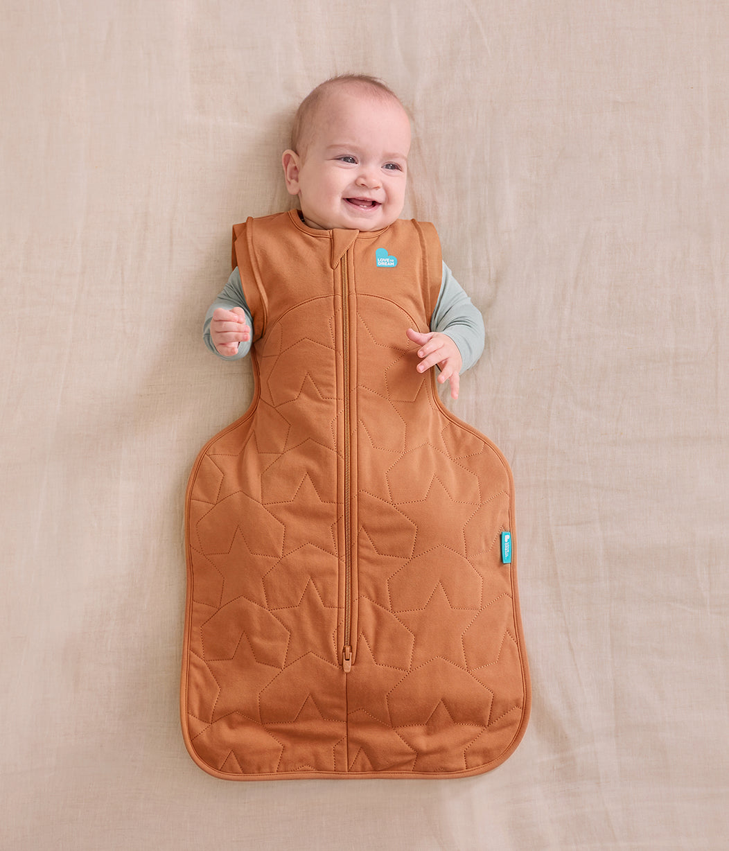 Swaddle Up™ 2-in-1 Übergangspucksack 2.5 TOG Baumwolle Haselnuss Gesteppter Stern