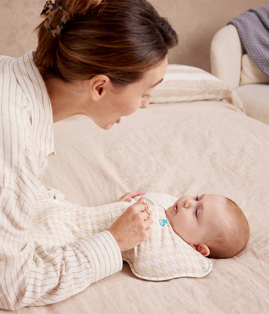 Swaddle Up™ Saco de arrullo 1.0 TOG Algodón Beige Pata de gallo