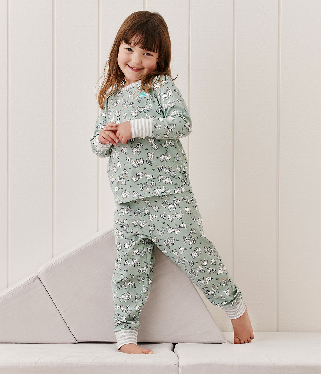 Love To Dream™ Kinder Langarm Pyjama-Set Hühnerstall Oliv