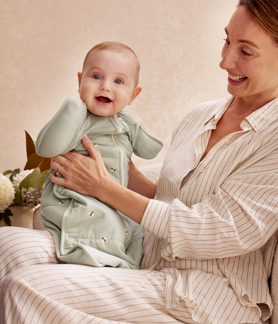 Saco de Transición Swaddle Up™ 2.5 TOG Algodón Olive Bees