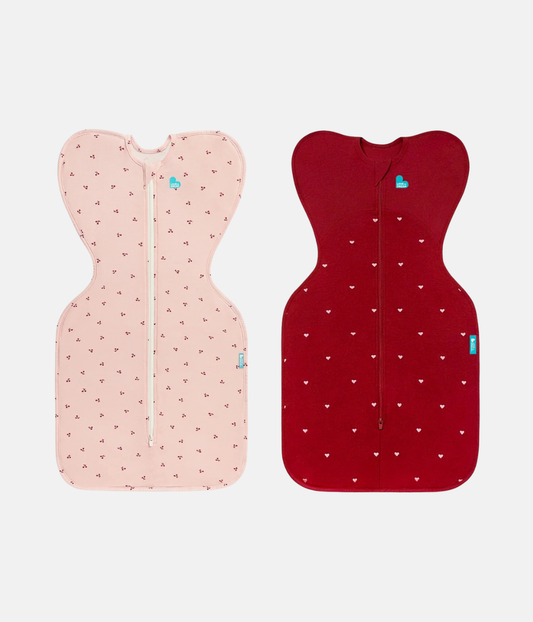 Pack de nacimiento Swaddle Up™ | 1,0 | 1,5 TOG | Rosa suave Cerezas | Granate Corazones bordados
